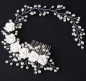 Preview: Perfekter, eleganter Haarschmuck mit weissen kleinen Blüten - mit Kämmchen - einfach einstecken