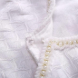 Preview: Elegantes Bolero-Jäckchen für Mädchen mit feiner Perlenbordüre
