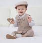 Preview: Pinkvanille Kollektion: Hellbraunes elegantes Anzug-Set für Baby Boys, 5-teilig - optional mit Weste. Sommerset, kurzärmlig und Shorts!