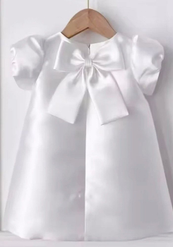 Edles klassisches Kleidchen im Seiden Look, Elfenbein mit Strass-Schleifchen