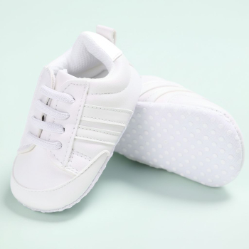 Preview: So chic und herzig: Baby-Sneaker Taufschuhe