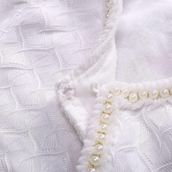 Preview: Elegantes Bolero-Jäckchen für Mädchen mit feiner Perlenbordüre