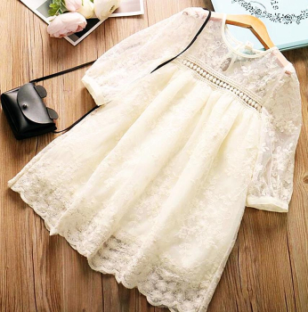 Bezauberndes Kleid im Vintage-Stil, elfenbein