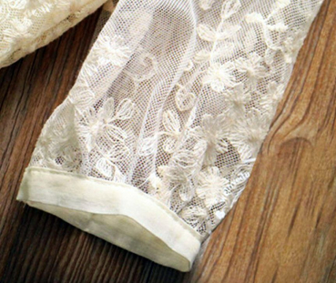 Bezauberndes Kleid im Vintage-Stil, elfenbein