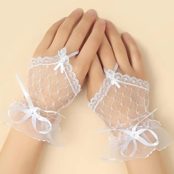 Fingerlose zarte transparente Handschuhe - ein Hauch von Nichts und doch wunderschön