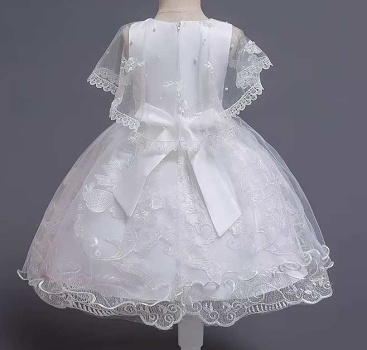 Preview: Festliches Mädchenkleid mit kleinem Schleier und Blütenapplikationen