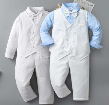 Festlicher Anzug ganz in Weiss oder Weiss-Hellblau. Chic mit Hemd, Fliege, Hose und Weste