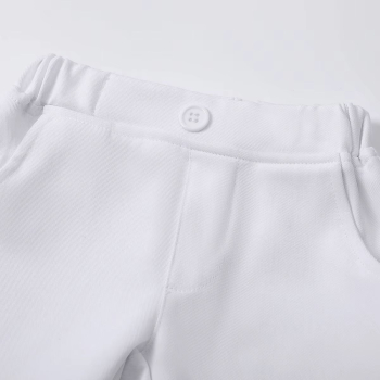 Weisser Taufanzug - komplettes Outfit, elegant und stilsicher mit Weste und Fliege