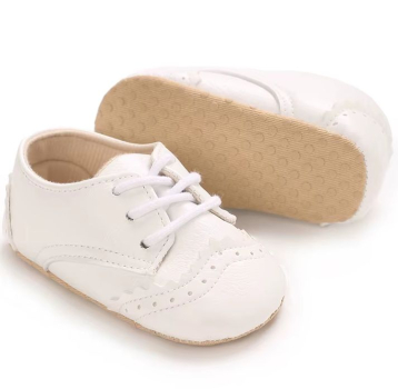 Elegante Taufschuhe für kleine Boys - im angesagten Oxford-Look