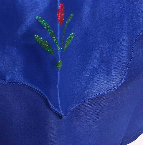 Schönes Anna Kleid mit Umhang