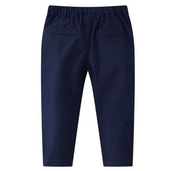 Total chic: Anzug-Set navyblau mit Weste, Hemd, Fliege und Hose