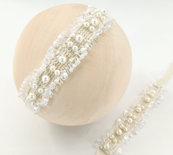 Baby-Haarband im Boho-Stil, beige mit weissen Dekoperlen