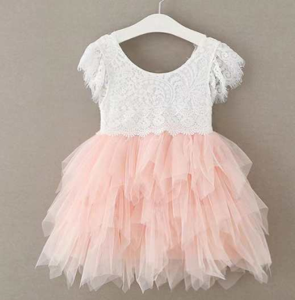Süsses romantisches Kleidchen für Mädchen, bicolor mit Spitzen, pastell-apricot und offwhite