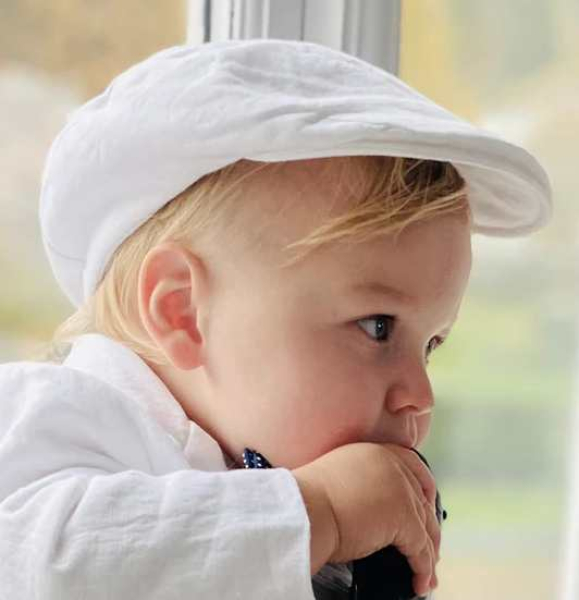 2 Farben: Cooles Beret für kleine Boys, weiss und braun
