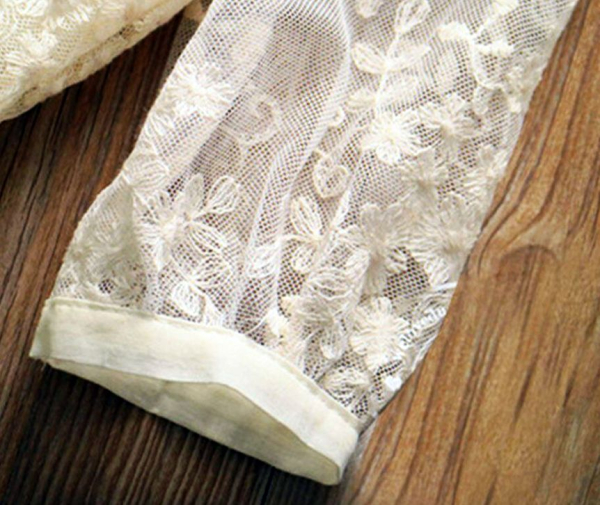 Bezauberndes Kleid im Vintage-Stil, elfenbein