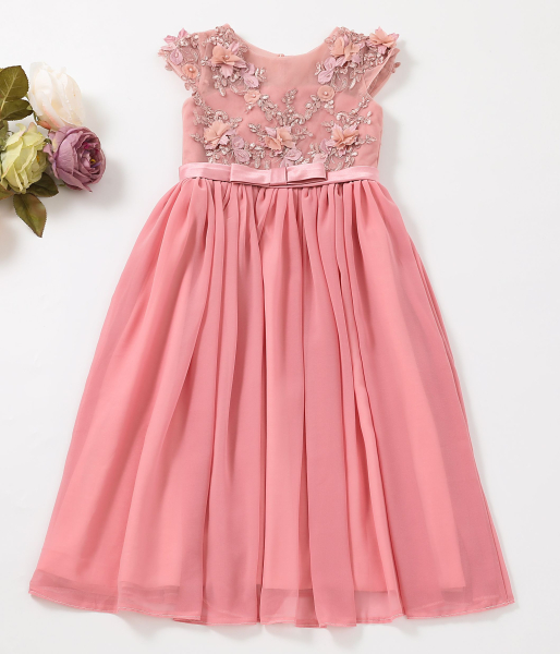 4 Farben: Zauberhaftes, langes Kleid mit zarten Blüten-Applikationen und mehrlagigem, weichen Chiffonrock - ein Traum!