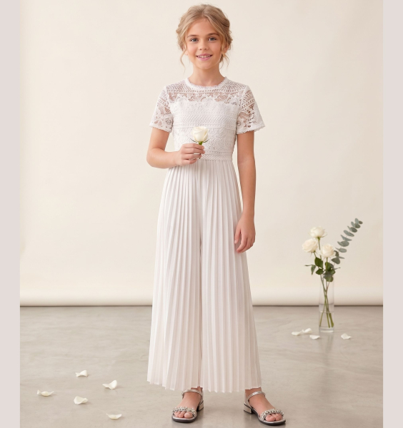 Keine Lust auf ein langes Kleid? Wir haben die perfekte Lösung: Plissée Jumpsuit!